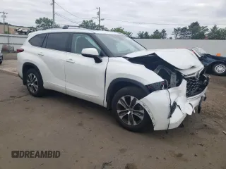 2022 Toyota Highlander XLE with VIN 5TDGZRBH0NS589020, listed as a Copart auction lot 62696015 with 36,131 mi miles and Salvage title. Bid and sale history available at DreamBid. Image 4.