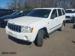 2007 Jeep Grand Cherokee Limited with VIN 1J8HR58267C523598, listed as a IAAI auction lot 41764331 with 152,841 mi miles. Bid and sale history available at carsss.com. Image 2.