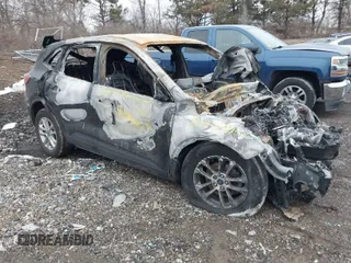 2020 Ford Escape SE z VIN 1FMCU9G69LUB18587, wystawiony jako IAAI lot #41463397 z przebiegiem Nie podano mil oraz . Historia ofert i sprzedaży dostępna na DreamBid. Obrazek 1.