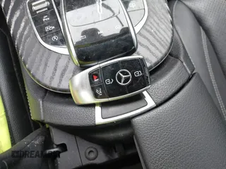 2019 Mercedes-Benz E 300 z VIN WDDZF4KB9KA575468, wystawiony jako IAAI lot #42366391 z przebiegiem Nie podano mil oraz . Historia ofert i sprzedaży dostępna na DreamBid. Obrazek 11.
