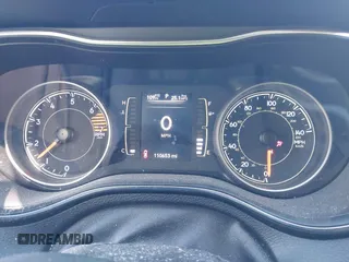2019 Jeep Cherokee Latitude z VIN 1C4PJMCB2KD194252, wystawiony jako IAAI lot #42159369 z przebiegiem 110 653 mil mil oraz . Historia ofert i sprzedaży dostępna na DreamBid. Obrazek 7.