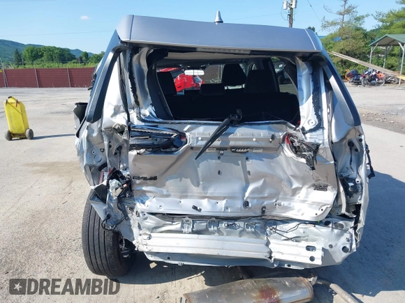2024 Toyota RAV4 XLE Premium z VIN 2T3A1RFV2RC461798, wystawiony jako IAAI lot #42556671 z przebiegiem 14 319 mil mil oraz . Historia ofert i sprzedaży dostępna na DreamBid. Obrazek 6.