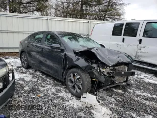 2021 Kia Forte LXS with VIN 3KPF24AD7ME375863, listed as a Copart auction lot 83383364 with 13,495 mi miles and Non repairable. Bid and sale history available at DreamBid. Image 4.