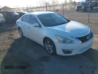 2013 Nissan Altima SV with VIN 1N4AL3AP1DC229855, listed as a IAAI auction lot 41876761 with 212,046 mi miles and . Bid and sale history available at carsss.com. Image 1.