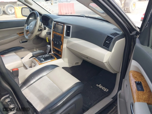 2009 Jeep Grand Cherokee Limited with VIN 1J8HR58P69C525608, listed as a IAAI auction lot 40745815 with 250,157 mi miles. Bid and sale history available at carsss.com. Image 5.
