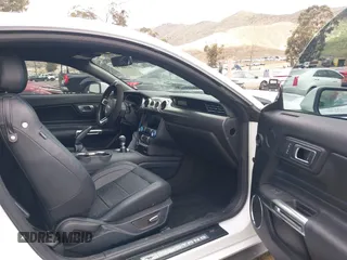 2018 Ford Mustang GT z VIN 1FA6P8CF5J5154590, wystawiony jako IAAI lot #41588857 z przebiegiem 113 805 mil mil oraz . Historia ofert i sprzedaży dostępna na DreamBid. Obrazek 5.