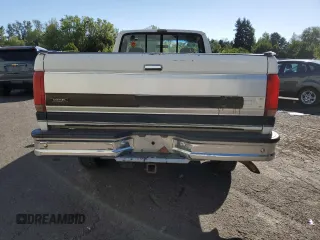 1993 Ford F-250 with VIN 2FTHF26M3PCB23740, listed as a Copart auction lot 68377914 with 279,650 mi miles and Salvage Title. Bid and sale history available at carsss.com. Image 6.