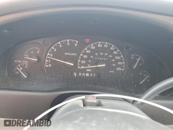2000 Ford Explorer XLS z VIN 1FMZU62X7YZA65813, wystawiony jako Copart lot #72015374 z przebiegiem 372 066 mil mil oraz Nie do naprawy • Non repairable. Historia ofert i sprzedaży dostępna na DreamBid. Obrazek 9.
