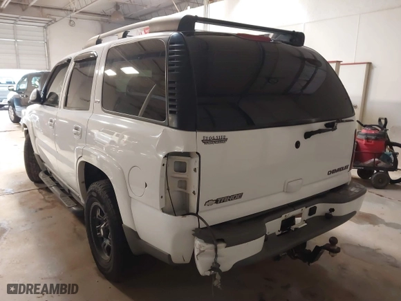 2005 Chevrolet Tahoe Z71 with VIN 1GNEC13TX5R173365, listed as a IAAI auction lot 41630555 with 188,675 mi miles. Bid and sale history available at carsss.com. Image 3.