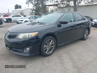 2014 Toyota Camry L with VIN 4T1BF1FK2EU816743, listed as a IAAI auction lot 42047519 with 266,904 mi miles. Bid and sale history available at carsss.com. Image 2.