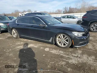 2016 BMW 7 Series 750i xDrive z VIN WBA7F2C51GG417738, wystawiony jako Copart lot #45840985 z przebiegiem 136 058 mil mil oraz Szkoda całkowita • Salvage title. Historia ofert i sprzedaży dostępna na DreamBid. Obrazek 4.