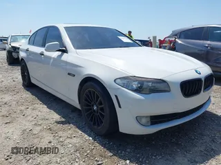 2013 BMW 5 Series 528i xDrive with VIN WBAXH5C52DD113388, listed as a IAAI auction lot 41997250 with 145,990 mi miles and . Bid and sale history available at carsss.com. Image 1.