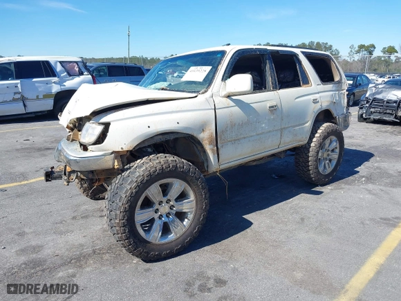 2000 Toyota 4Runner SR5 with VIN JT3HN86R5Y0307401, listed as a IAAI auction lot 41639228 with 318,815 mi miles. Bid and sale history available at carsss.com. Image 2.
