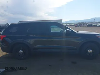 2023 Ford Police Interceptor z VIN 1FM5K8AC8PGB59787, wystawiony jako IAAI lot #42607731 z przebiegiem 23 205 mil mil oraz . Historia ofert i sprzedaży dostępna na DreamBid. Obrazek 13.