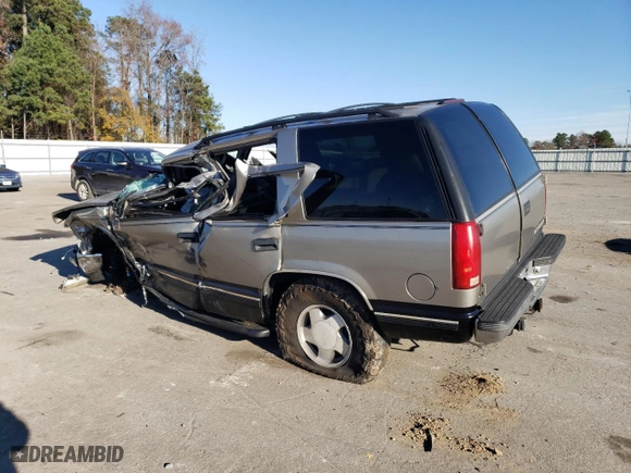 1998 Chevrolet Tahoe with VIN 1GNEK13R1WJ374532, listed as a Copart auction lot 78623553 with 224,772 mi miles and Non Repairable. Bid and sale history available at carsss.com. Image 2.