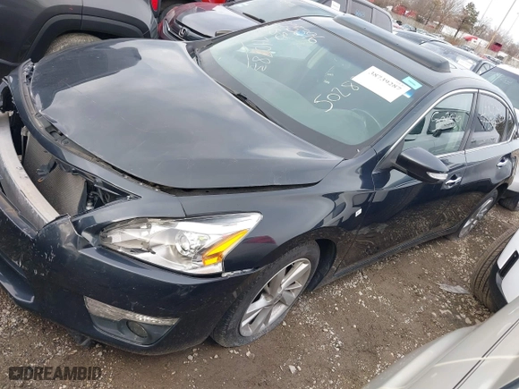 2013 Nissan Altima 2.5 S with VIN 1N4AL3AP4DN502839, listed as a IAAI auction lot 38739287 with 135,951 mi miles. Bid and sale history available at carsss.com. Image 2.