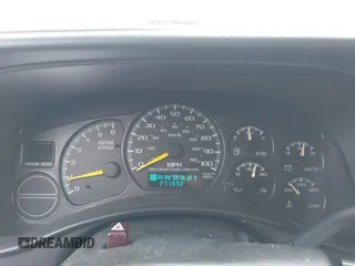 2000 Chevrolet Suburban LT with VIN 3GNFK16T6YG225016, listed as a IAAI auction lot 41702840 with 271,832 mi miles. Bid and sale history available at carsss.com. Image 7.