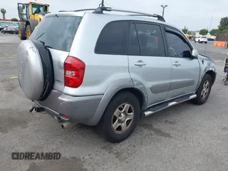 2005 Toyota RAV4 with VIN JTEHD20V750051092, listed as a IAAI auction lot 42083255 with 201,783 mi miles. Bid and sale history available at carsss.com. Image 4.