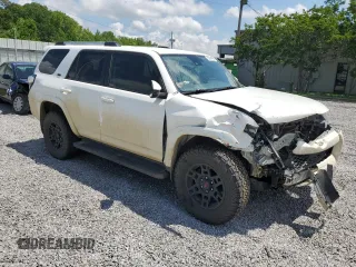 2021 Toyota 4Runner SR5 z VIN JTEMU5JRXM5915622, wystawiony jako Copart lot #56334495 z przebiegiem 109 774 mil mil oraz Szkoda całkowita • Salvage title. Historia ofert i sprzedaży dostępna na DreamBid. Obrazek 4.