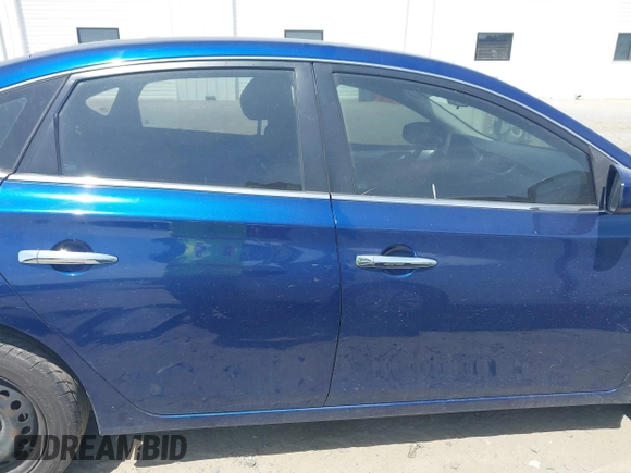 2017 Nissan Sentra S z VIN 3N1AB7AP7HY380915, wystawiony jako IAAI lot #42082034 z przebiegiem 152 808 mil mil oraz . Historia ofert i sprzedaży dostępna na DreamBid. Obrazek 14.