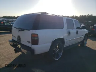 2002 GMC Yukon XL SLT with VIN 1GKEC16Z42J310761, listed as a Copart auction lot 85496584 with 269,934 mi miles and Salvage Title. Bid and sale history available at carsss.com. Image 3.