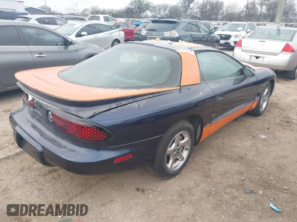 2000 Pontiac Firebird Firebird z VIN 2G2FS22K8Y2128225, wystawiony jako IAAI lot #41507271 z przebiegiem 132 255 mil mil oraz . Historia ofert i sprzedaży dostępna na DreamBid. Obrazek 4.