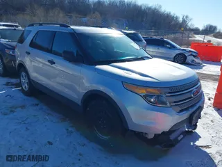 2013 Ford Explorer with VIN 1FM5K7B81DGC67507, listed as a IAAI auction lot 41332219 with 121,744 mi miles. Bid and sale history available at carsss.com. Image 1.