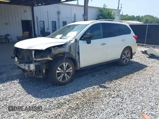 2017 Nissan Pathfinder SV z VIN 5N1DR2MNXHC622572, wystawiony jako IAAI lot #42144228 z przebiegiem 155 262 mil mil oraz . Historia ofert i sprzedaży dostępna na DreamBid. Obrazek 20.