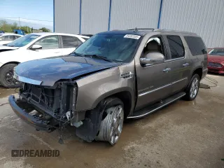 2011 Cadillac Escalade ESV Luxury z VIN 1GYS4HEF8BR146387, wystawiony jako Copart lot #54203505 z przebiegiem 236 372 mil mil oraz Nie do naprawy • Non repairable. Historia ofert i sprzedaży dostępna na DreamBid. Obrazek 1.