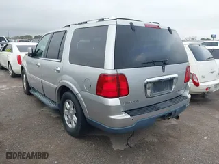 2006 Lincoln Navigator Luxury with VIN 5LMFU27506LJ01597, listed as a IAAI auction lot 41693004 with 1 mi miles. Bid and sale history available at carsss.com. Image 3.