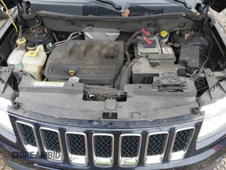 2011 Jeep Compass Latitude with VIN 1J4NT1FB8BD194438, listed as a IAAI auction lot 42130688 with 186,257 mi miles. Bid and sale history available at carsss.com. Image 10.