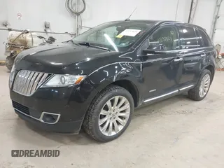 2014 Lincoln MKX with VIN 2LMDJ8JK4EBL16245, listed as a IAAI auction lot 42137824 with 184,479 mi miles. Bid and sale history available at carsss.com. Image 2.