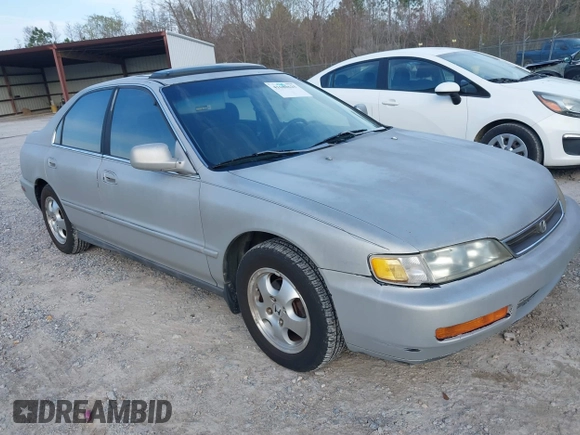 1997 Honda Accord Special Edition with VIN 1HGCD560XVA267719, listed as a IAAI auction lot 41680625 with 325,852 mi miles and . Bid and sale history available at carsss.com. Image 1.