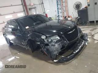 2019 Chrysler 300 with VIN 2C3CCABG6KH617913, listed as a IAAI auction lot 41558437 with 113,073 mi miles. Bid and sale history available at carsss.com. Image 1.