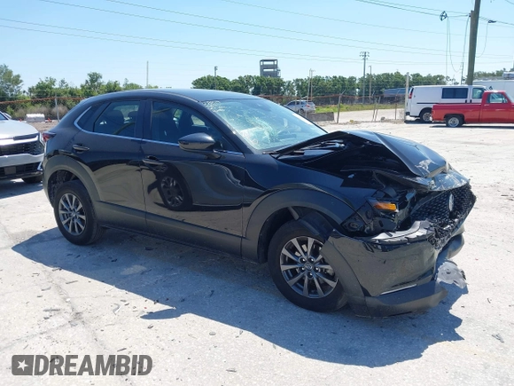 2021 Mazda CX-30 S with VIN 3MVDMAAL7MM268341, listed as a IAAI auction lot 42051154 with 19,539 mi miles and . Bid and sale history available at carsss.com. Image 1.