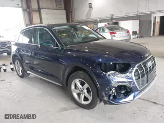 2024 Audi Q5 Premium with VIN WA1ABAFY2R2005133, listed as a IAAI auction lot 39315354 with 4,224 mi miles. Bid and sale history available at carsss.com. Image 1.