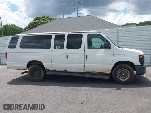 2013 Ford Econoline Passenger XL z VIN 1FBSS3BL0DDA07125, wystawiony jako IAAI lot #42791757 z przebiegiem 204 148 mil mil oraz . Historia ofert i sprzedaży dostępna na DreamBid. Obrazek 13.