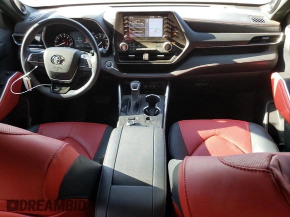 2021 Toyota Highlander XSE with VIN 5TDJZRBH9MS128001, listed as a Copart auction lot 46701225 with 17,887 mi miles and Salvage title. Bid and sale history available at DreamBid. Image 8.