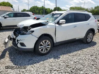 2016 Nissan Rogue SV z VIN KNMAT2MV8GP640701, wystawiony jako Copart lot #57588655 z przebiegiem Nie podano mil oraz Szkoda całkowita • Salvage title. Historia ofert i sprzedaży dostępna na DreamBid. Obrazek 1.