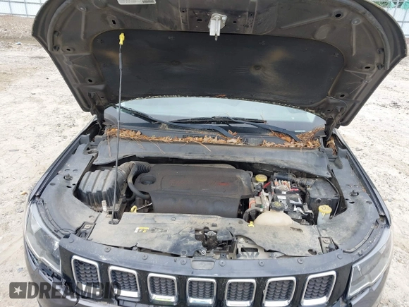 2018 Jeep Compass Sport with VIN 3C4NJCAB0JT335333, listed as a IAAI auction lot 42231636 with Not provided miles and . Bid and sale history available at DreamBid. Image 10.
