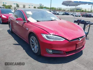 2017 Tesla Model S 60 z VIN 5YJSA1E18HF178698, wystawiony jako IAAI lot #42627397 z przebiegiem 87 301 mil mil oraz . Historia ofert i sprzedaży dostępna na DreamBid. Obrazek 13.