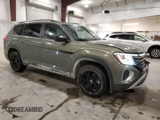 2024 Volkswagen Atlas Peak Edition SE z VIN 1V2CR2CA2RC595138, wystawiony jako Copart lot #57865435 z przebiegiem 24 039 mil mil oraz Szkoda całkowita • Salvage title. Historia ofert i sprzedaży dostępna na DreamBid. Obrazek 4.