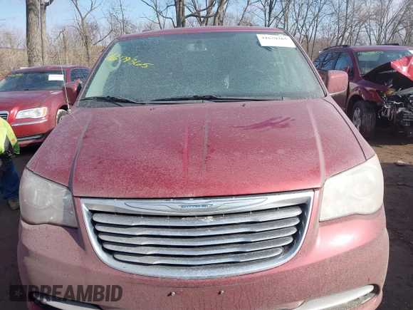 2013 Chrysler Town & Country Touring z VIN 2C4RC1BG0DR684199, wystawiony jako IAAI lot #41679365 z przebiegiem 115 607 mil mil oraz . Historia ofert i sprzedaży dostępna na DreamBid. Obrazek 12.