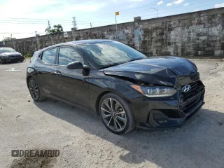 2020 Hyundai Veloster 2.0 with VIN KMHTG6AF5LU030585, listed as a Copart auction lot 67114883 with 25,577 mi miles. Bid and sale history available at carsss.com. Image 4.