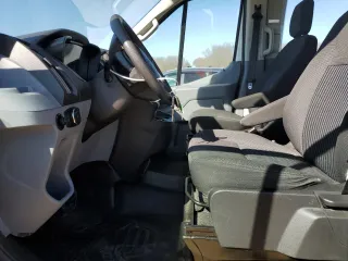 2018 Ford Transit Passenger XL z VIN 1FBZX2CM5JKB30542, wystawiony jako Copart lot #48534655 z przebiegiem 97 952 mil mil oraz Tytuł czysty. Historia ofert i sprzedaży dostępna na DreamBid. Obrazek 7.