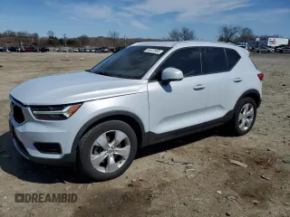 2020 Volvo XC40 Momentum z VIN YV4AC2HK4L2338360, wystawiony jako Copart lot #50441965 z przebiegiem 69 235 mil mil oraz Szkoda całkowita • Salvage title. Historia ofert i sprzedaży dostępna na DreamBid. Obrazek 1.