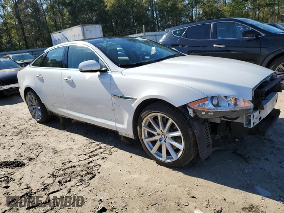 2013 Jaguar XJ z VIN SAJWJ1CD3D8V48059, wystawiony jako Copart lot #88537745 z przebiegiem 139 706 mil mil oraz Szkoda całkowita • Salvage title. Historia ofert i sprzedaży dostępna na DreamBid. Obrazek 4.