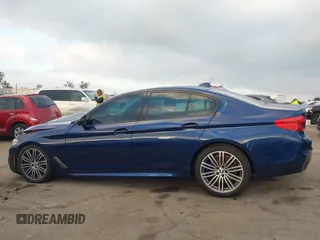 2019 BMW 5 Series M550i xDrive z VIN WBAJB9C54KB288992, wystawiony jako IAAI lot #41302127 z przebiegiem 48 418 mil mil oraz . Historia ofert i sprzedaży dostępna na DreamBid. Obrazek 14.