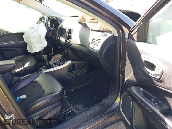 2018 Jeep Compass Altitude with VIN 3C4NJDBB6JT239565, listed as a IAAI auction lot 42219401 with 85,013 mi miles and . Bid and sale history available at DreamBid. Image 5.