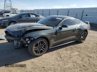 2015 Ford Mustang GT z VIN 1FA6P8CF2F5355774, wystawiony jako Copart lot #54359735 z przebiegiem 85 410 mil mil oraz Szkody całkowita. Historia ofert i sprzedaży dostępna na DreamBid. Obrazek 1.